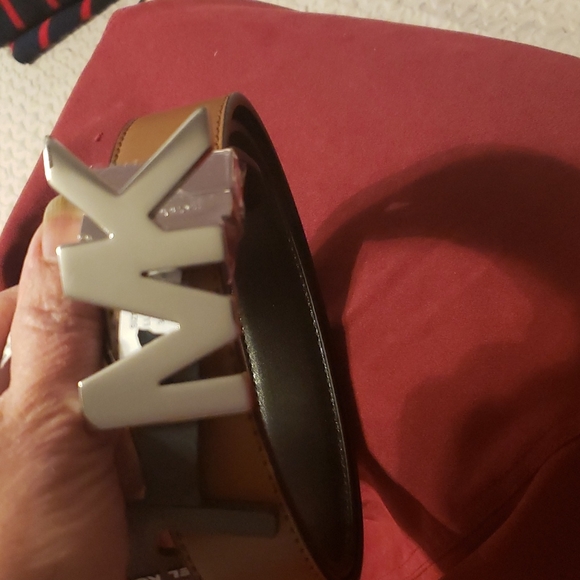 @Michael kors men reversible belt - Picture 3 of 4